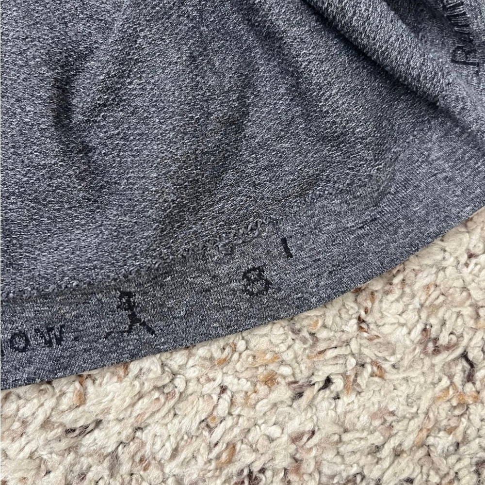 Lululemon swiftly tech size 8 ( excellent condition) - Picture 3 of 4